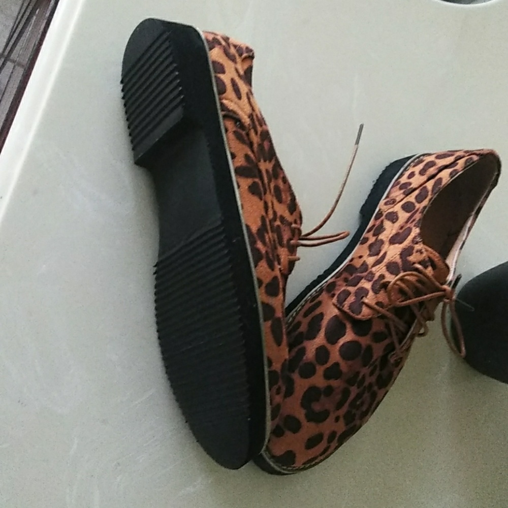 Shoes - Picture 2 of 3